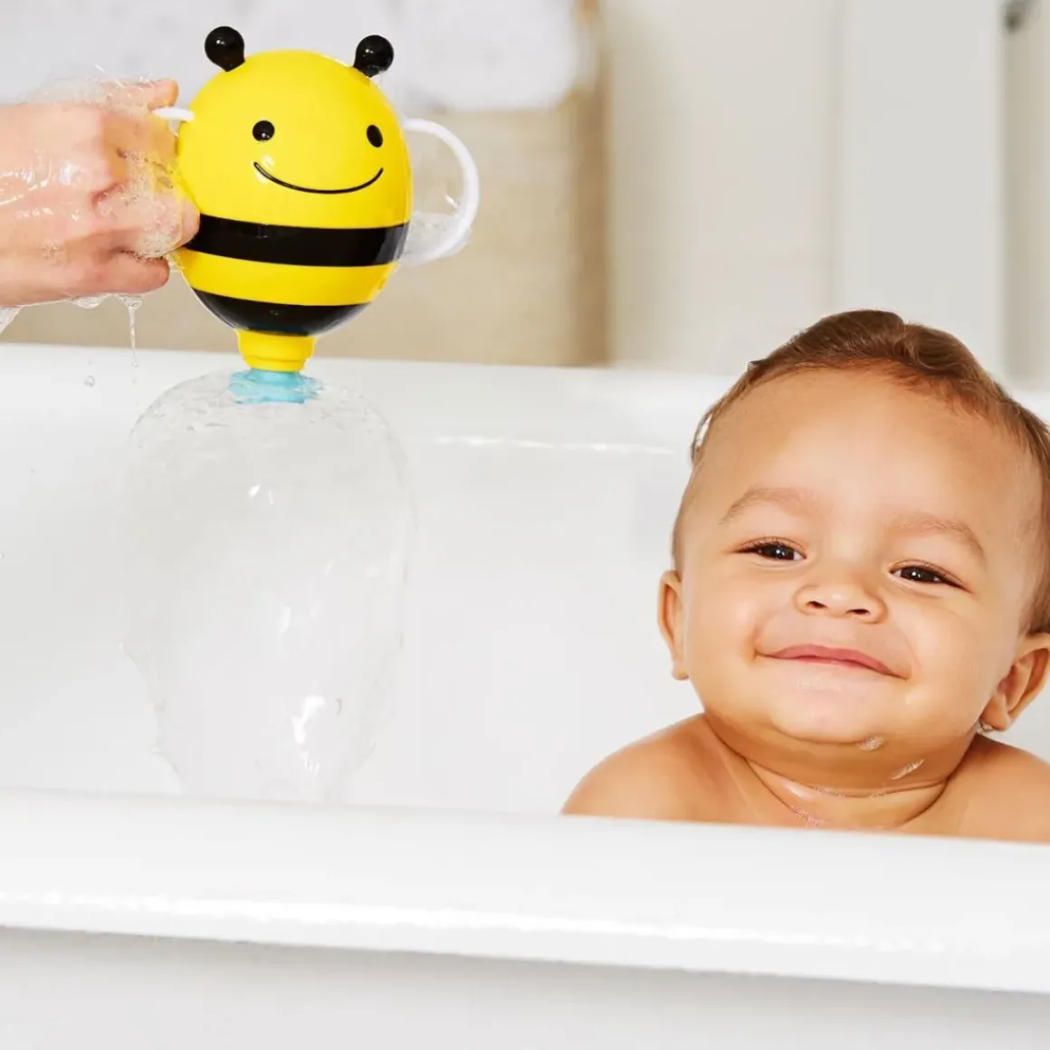 Fill Up Fountain Bee Bath Toy