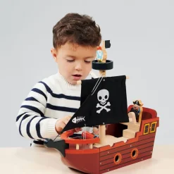 Fishbones Pirate Ship