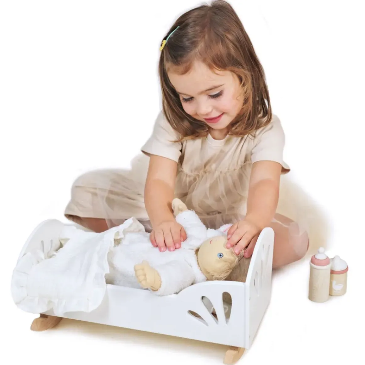 Sweet Swan Dolly Bed