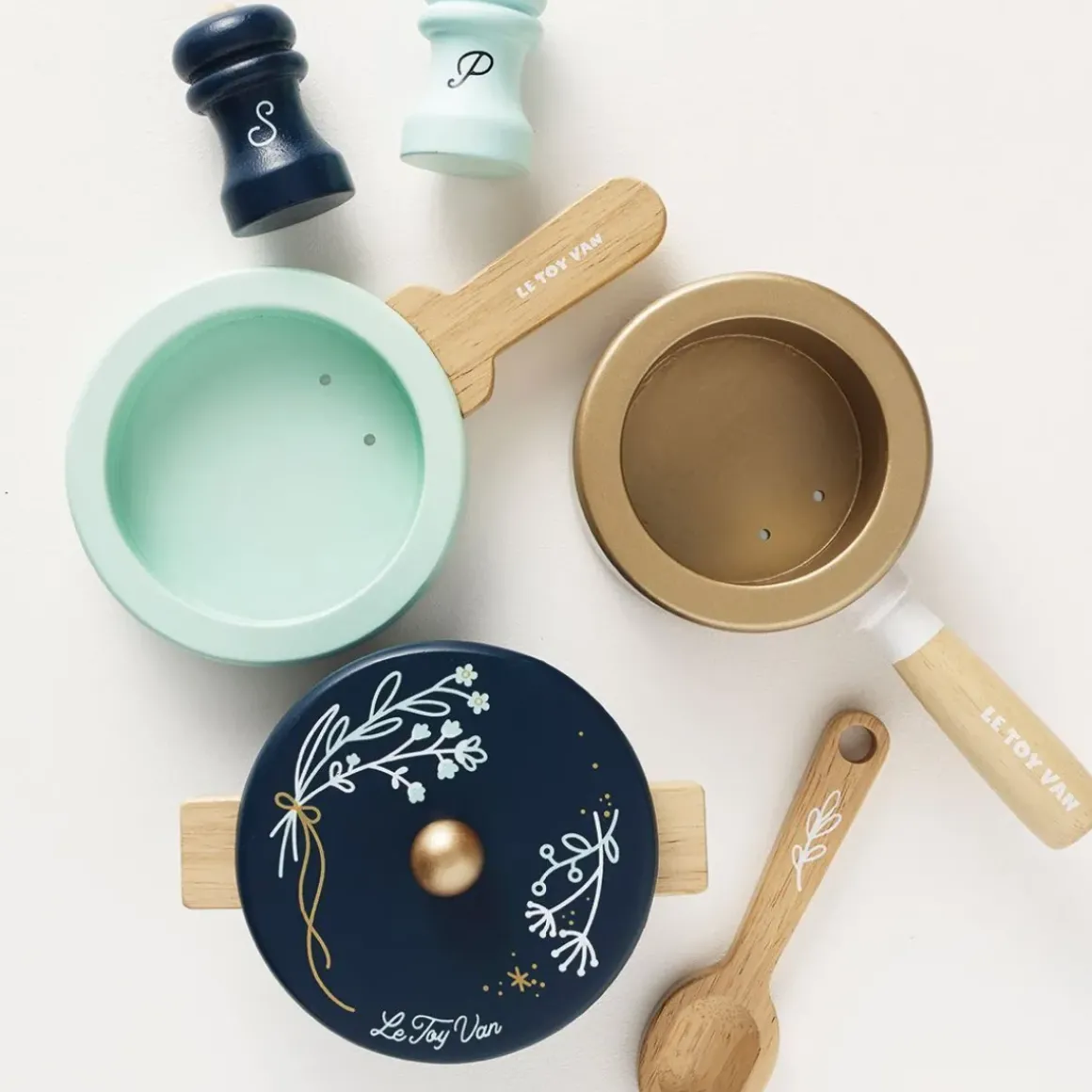 Wooden Pots & Pans Cooking Set